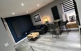 Town Centre 3 Bed Luxury Apartment